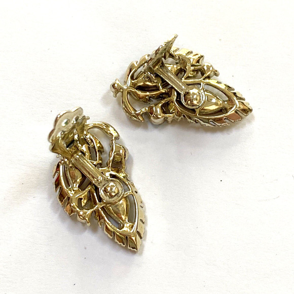 Vintage Lisner clip on earrings textured goldtone leaf shapes golden rhinestones - Picture 6 of 6